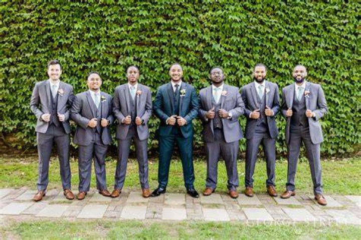 Are ushers and groomsmen the same thing?