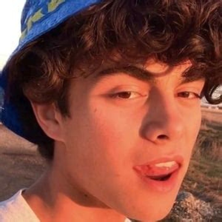 benoftheweek - Age, Family, Bio