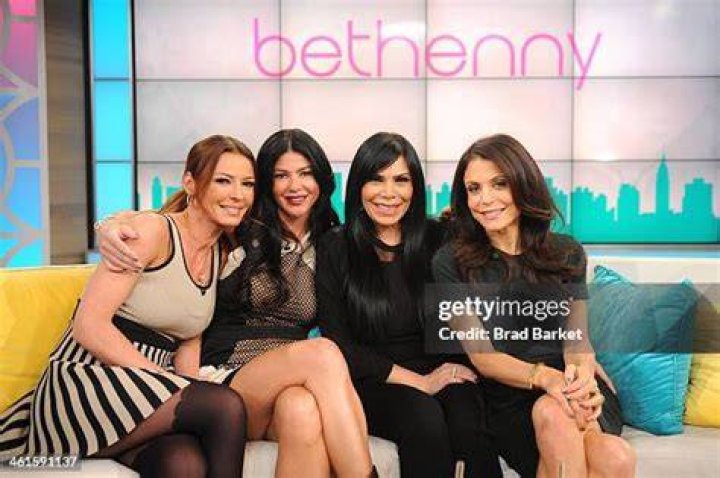 Bethenny Hosts Mob Wives Cast