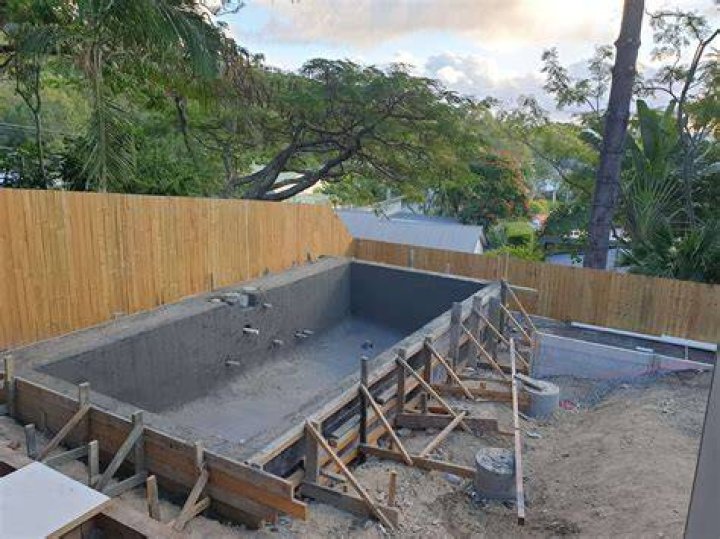 Can above ground pools be on concrete?