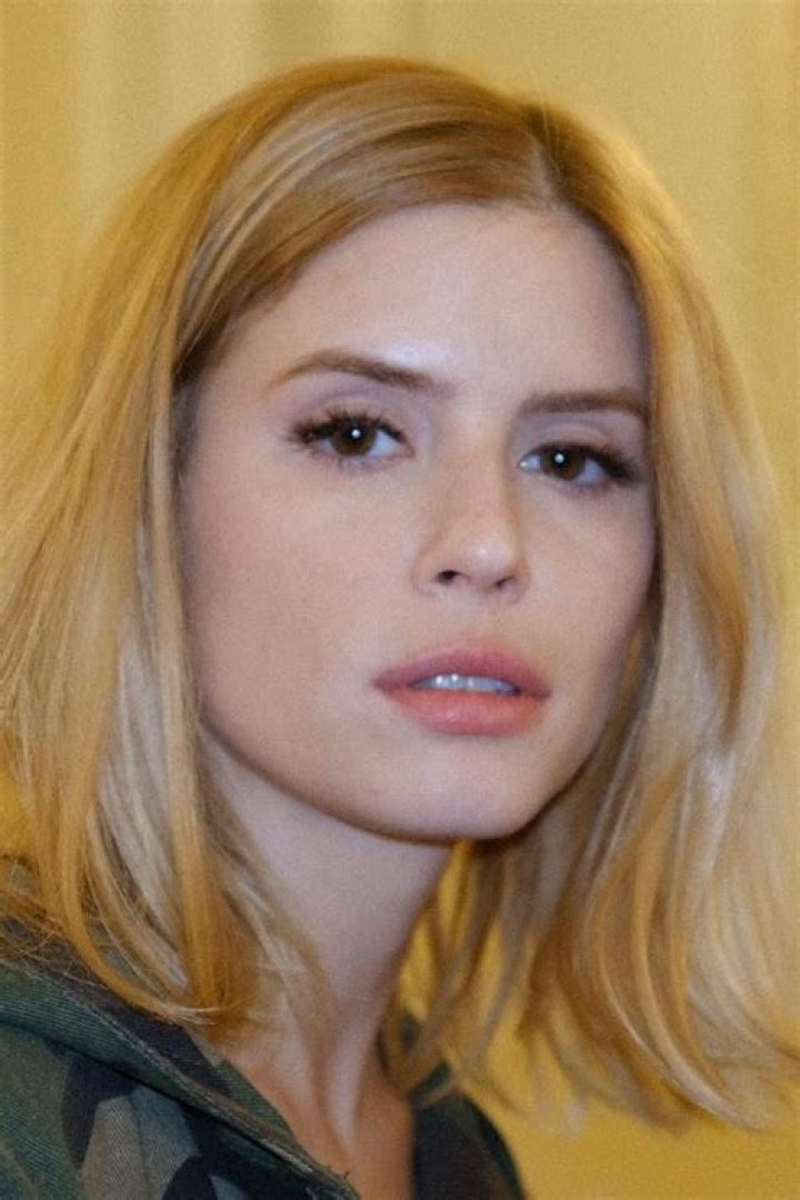 Carlson Young Bio (Wiki) 