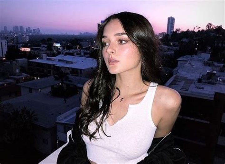 Charlotte Lawrence Bio (Wiki) 