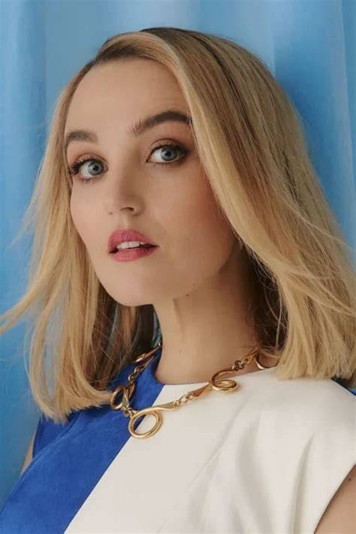 Chloe Fineman Bio (Wiki) 