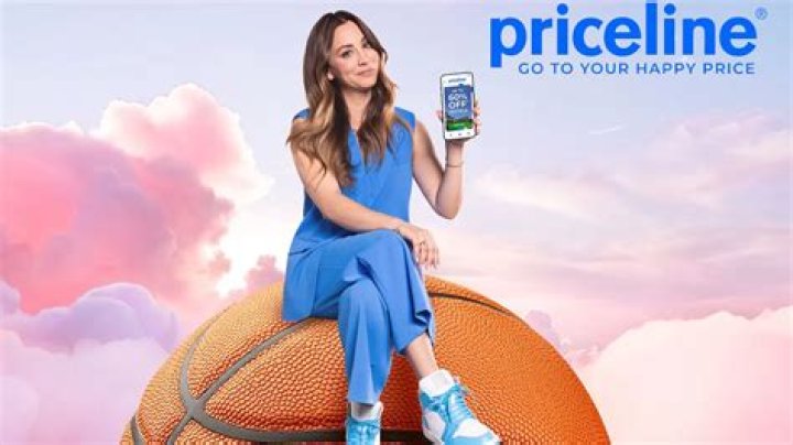 Cuoco on Priceline advertisement