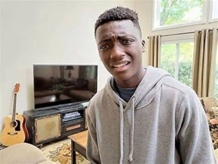 Devon Weetly - Age, Family, Bio