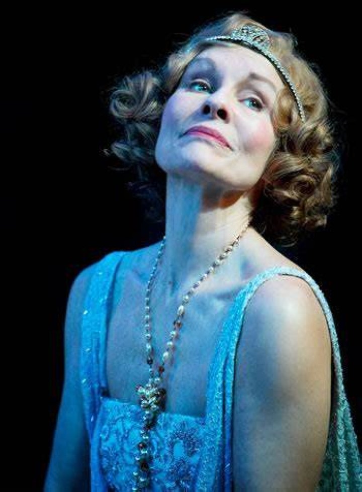 Diana Hardcastle Bio (Wiki) 