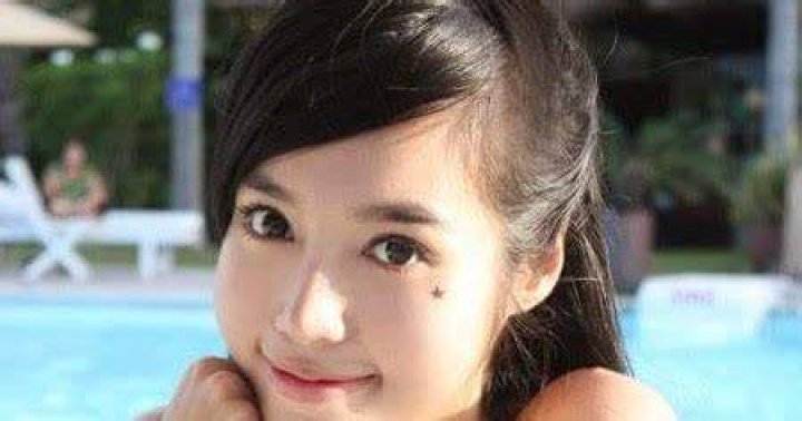 Elly Tran Ha Elly Tran Ha in bikini