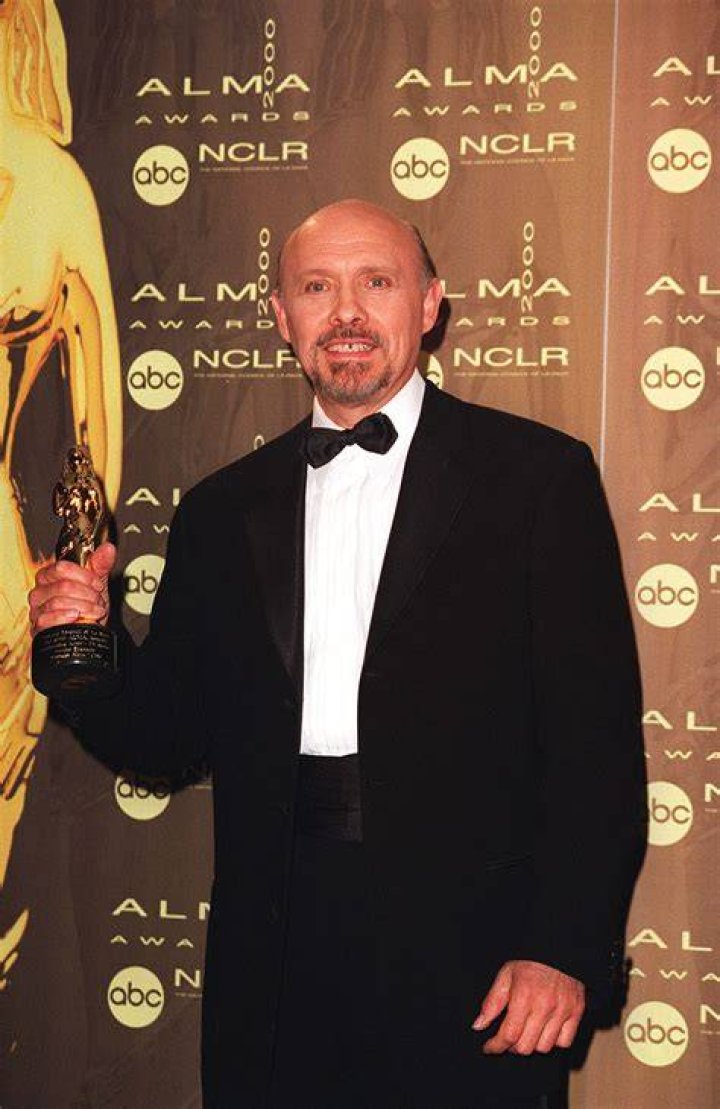 Hector Elizondo Bio (Wiki) 