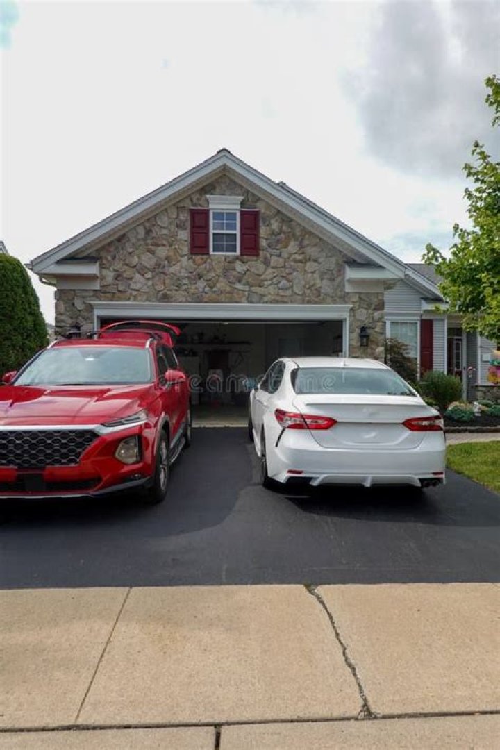 How big is a 2 car driveway?