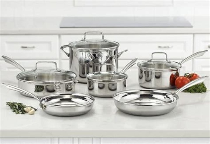 Is Cuisinart cookware non toxic?