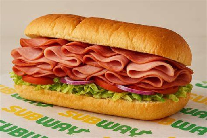 Is there pork in Subway Cold Cut Combo?