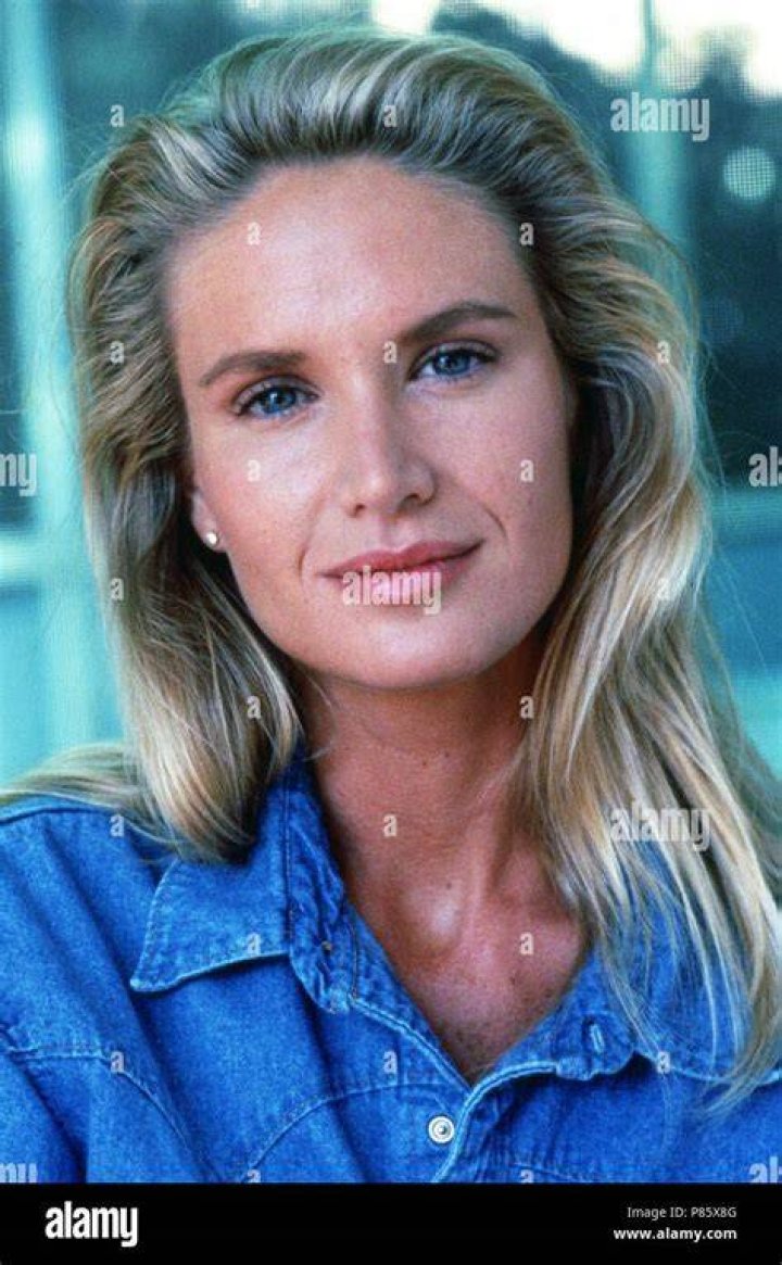 Kelly Lynch