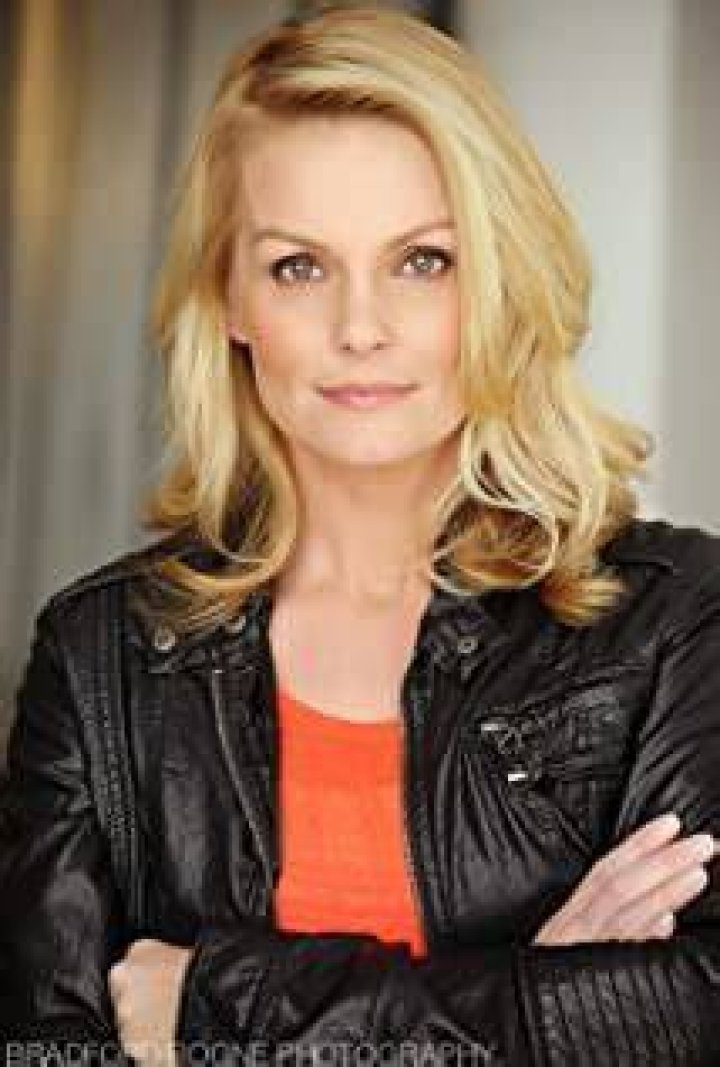 Kelly Packard Bio (Wiki) 