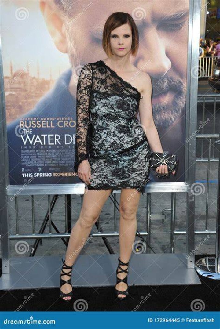 Kiersten Warren photo 3