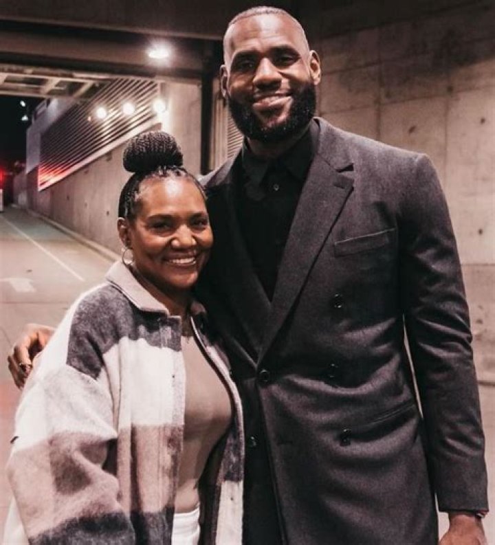 lebron james Parents