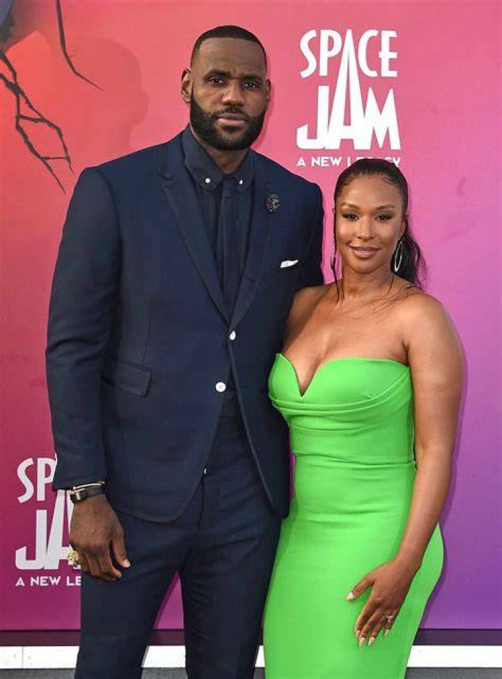 Lebron James Wife