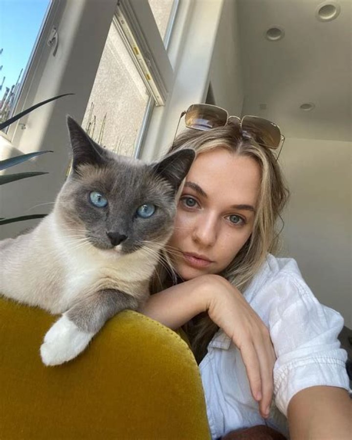Madison Iseman Pets