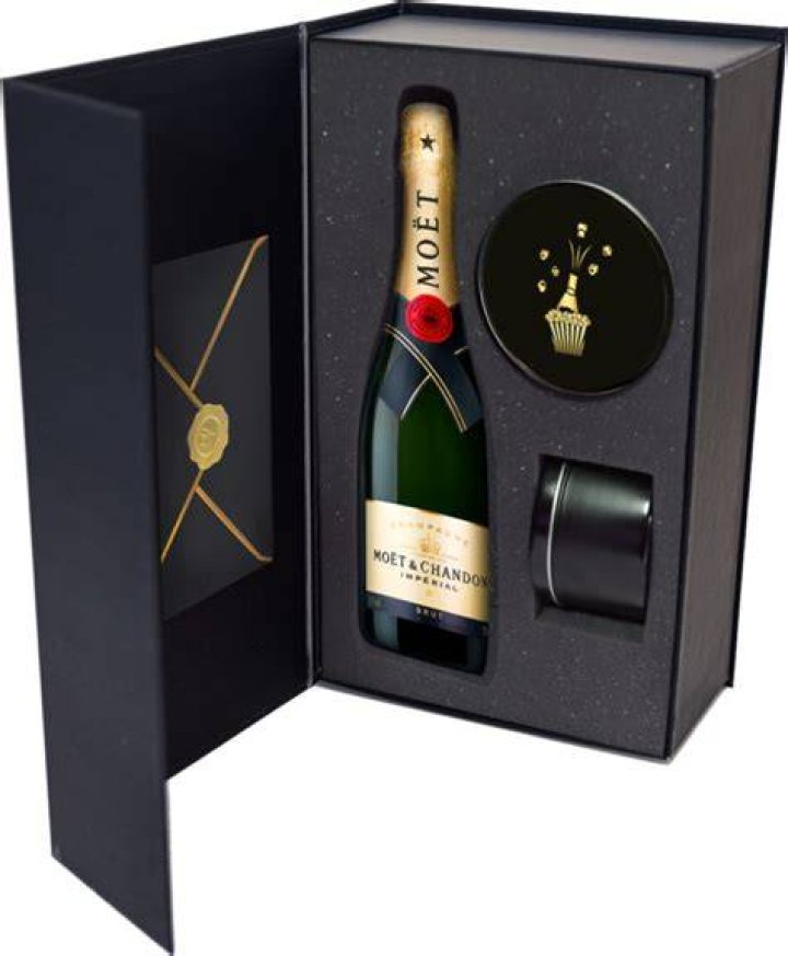 moet inside 250309