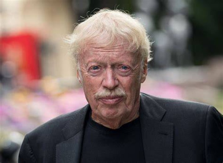 Phil Knight image
