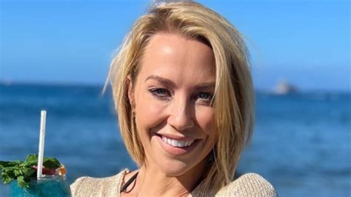 TV presenter Laura Hamilton flaunts her body in a bikini while on family holiday! Who is she married to? Presenter Laura Hamilton flaunts her body in bikini