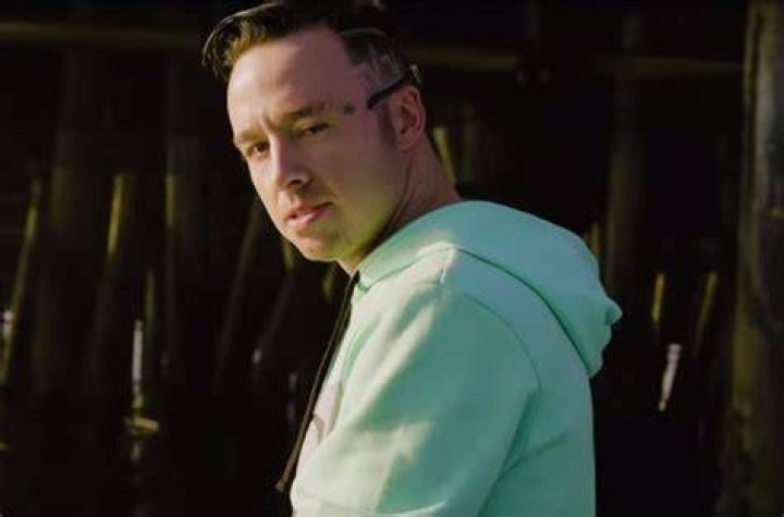 Rapper Jon James McMurray dies at age 34 while performing stunts on the wings of an airplane! Rapper Jon James McMurray dies at age 34 while performing stunts on the wings of an airplane!