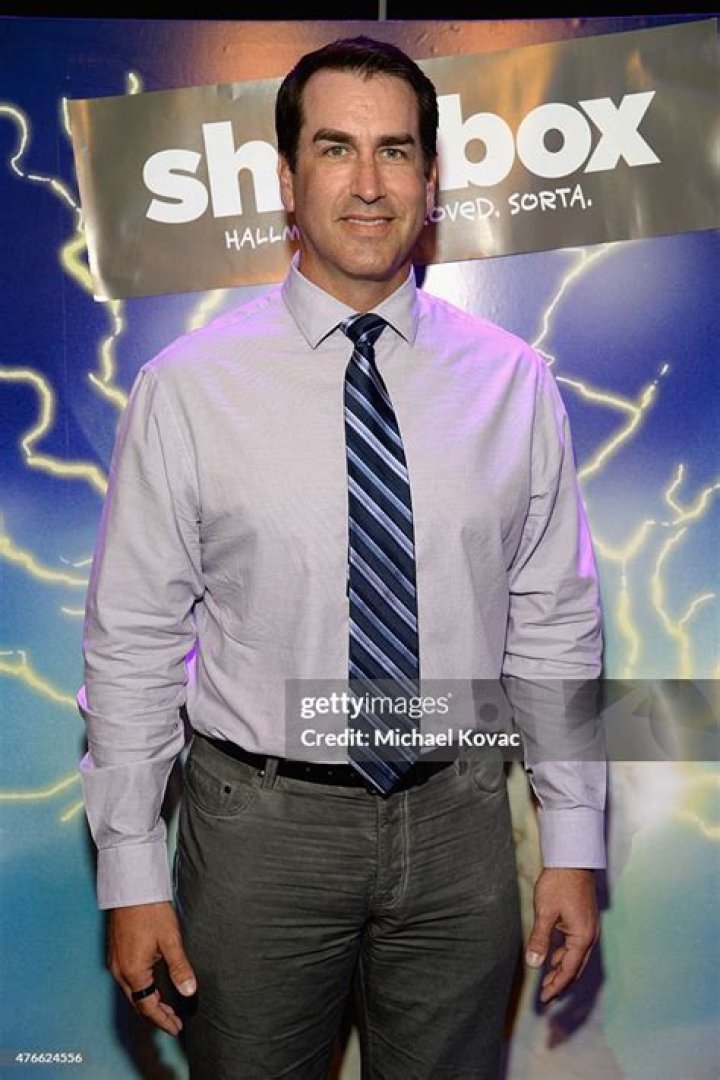 Rob Riggle Hosts Shoebox's 29th Birthday Celebration