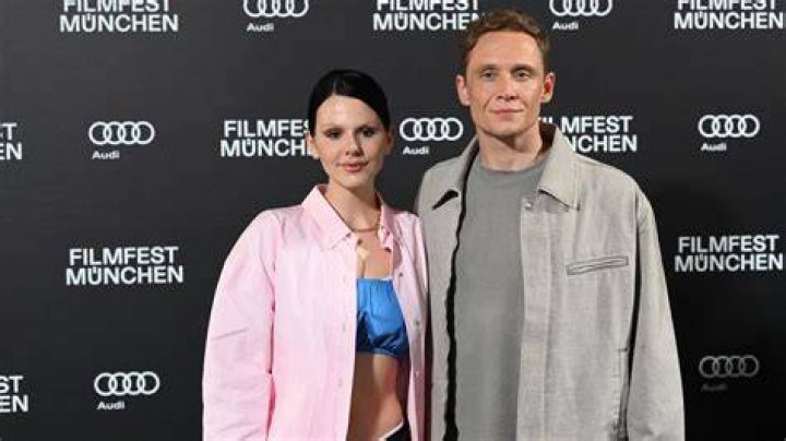 Ruby O. Fee along with T-Online Matthias Schweighöfer