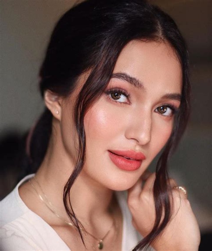 Sarah Lahbati Bio (Wiki) 