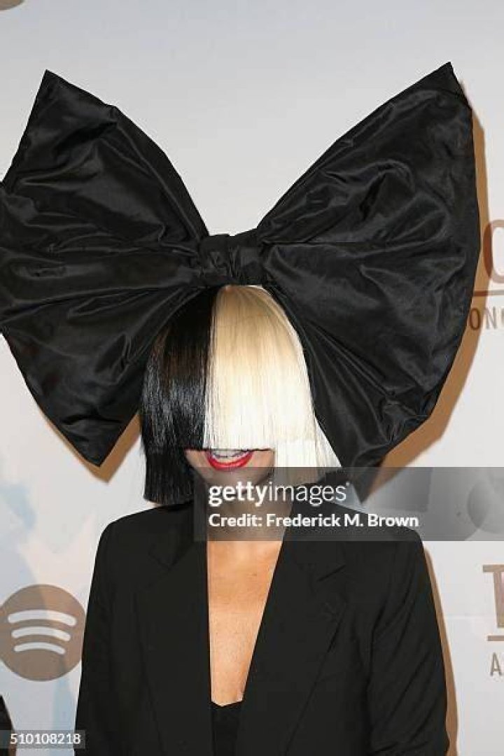 Sia (Singer)'s pet Lentil