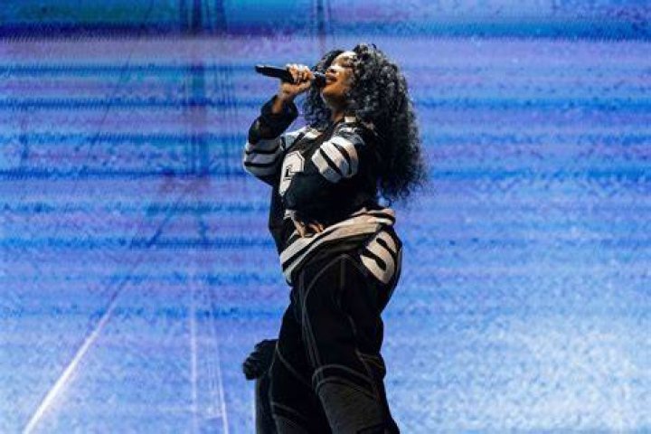 SZA's pet Piglet