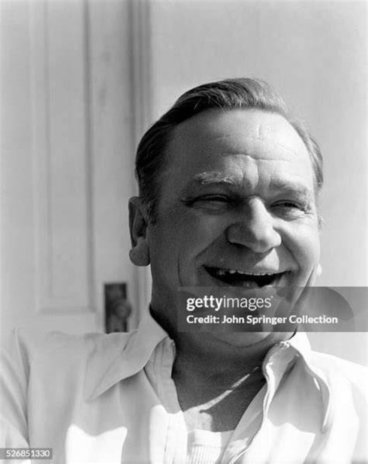 Wallace Beery photo 2